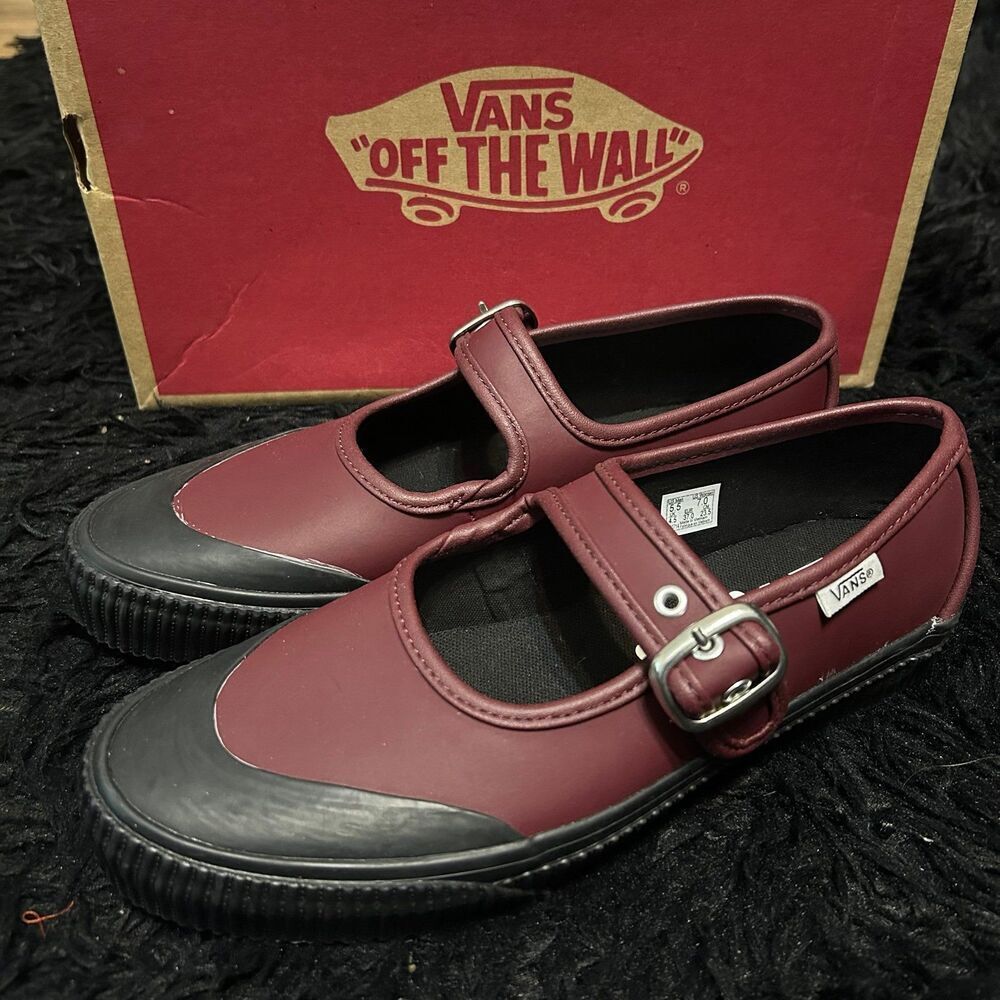 VANS Mary Jane burgundy black buckle shoes women’s 7 new